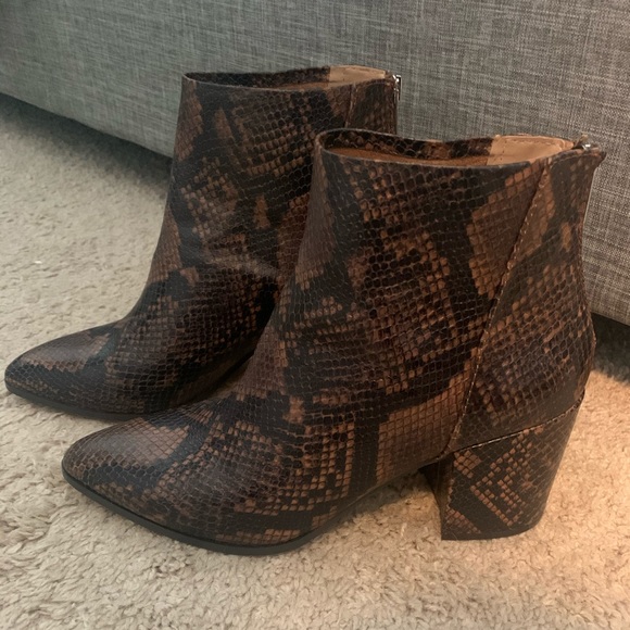 steve madden jillian bootie snake